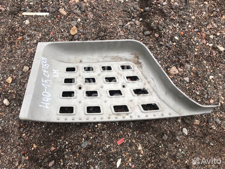 Подножка левая DAF CF-series 2018 1945873