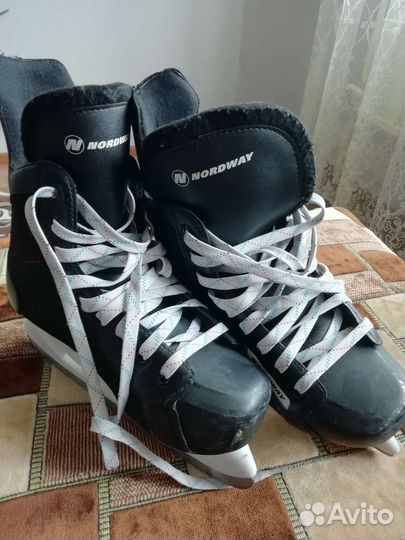 Коньки хоккейные