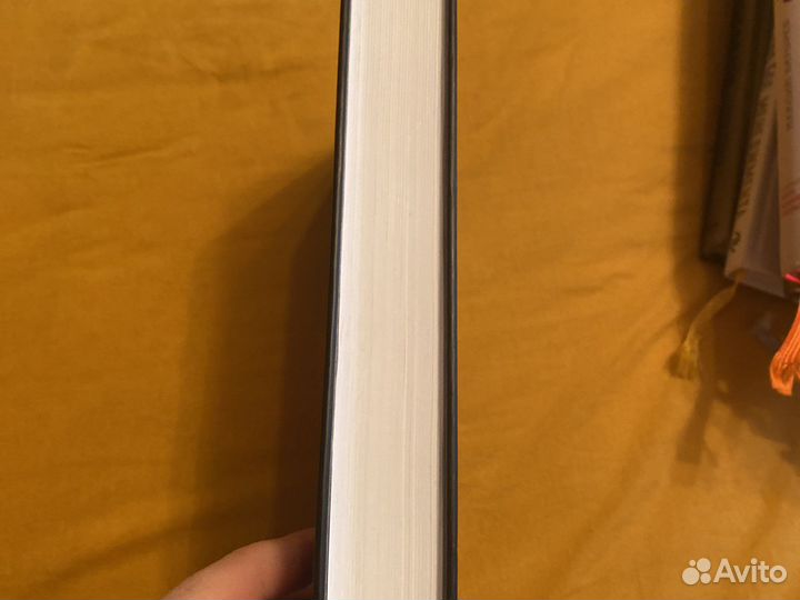 Продавец обуви фил найт