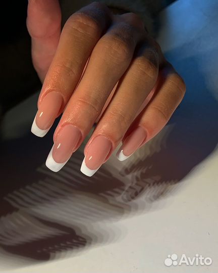 Мастер маникюра, наращивание ногтей