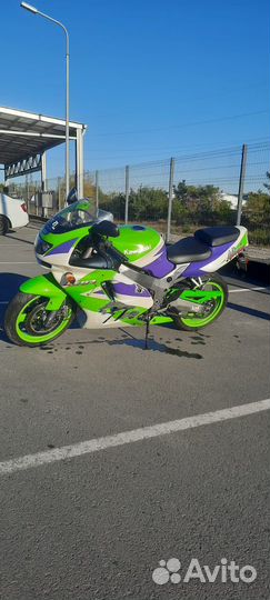 Kawasaki ZX9R