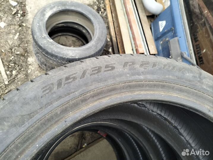 Pirelli P Zero PZ4 315/35 R21 и 275/40 R21 111