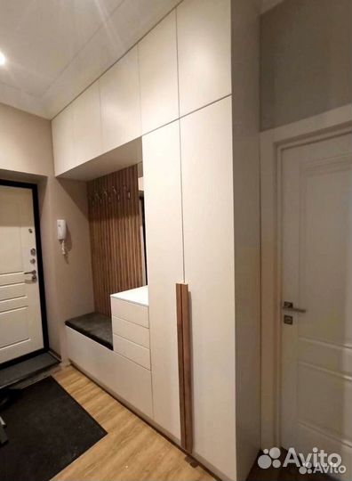 Шкаф распашной трехстворчатый на заказ