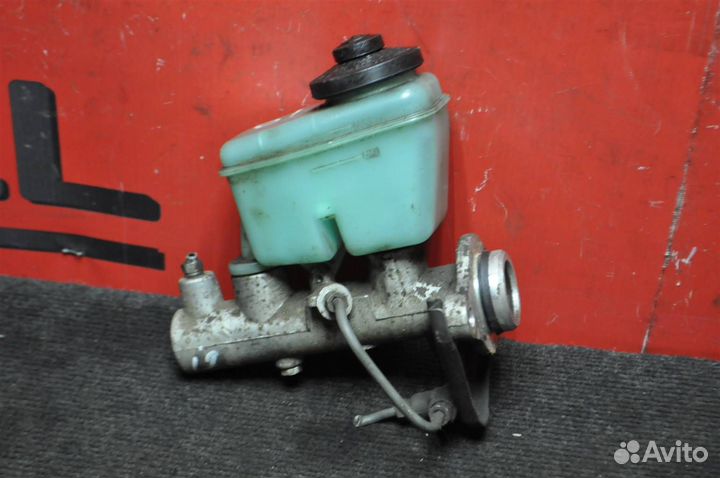 Главный тормозной цилиндр toyota land cruiser PR