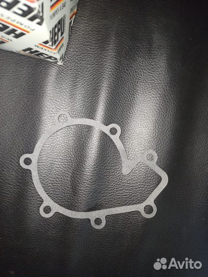 Mercedes w 124 помпа водяная Hepu P176