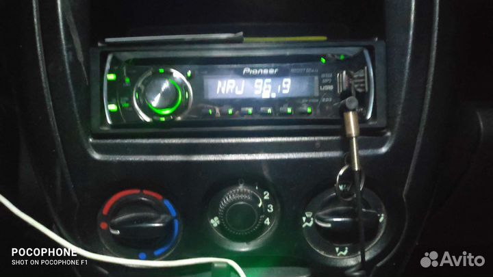 Продам магнитолы