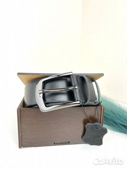 Мужской кожаный ремень черный