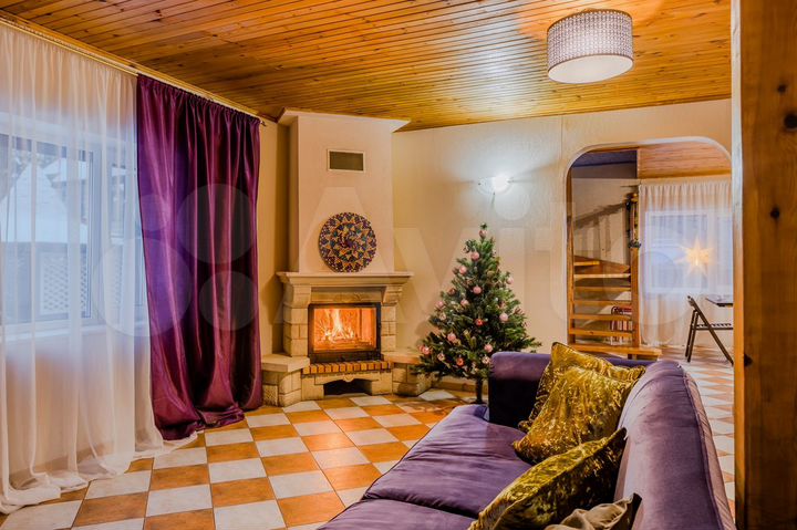 Коттедж 220 м² на участке 9 сот.