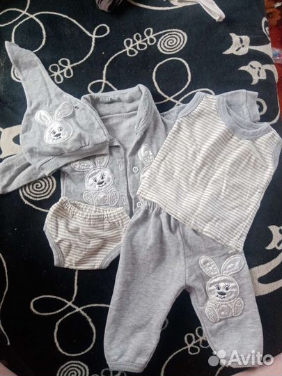 Костюмчики на мальчика 3-5 месяцев