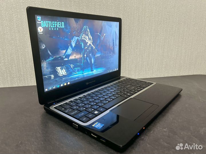 Быстрый ноутбук Packard Bell идеал состояние 15.6