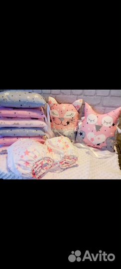 Бортики игрушки подушки в детскую кроватку