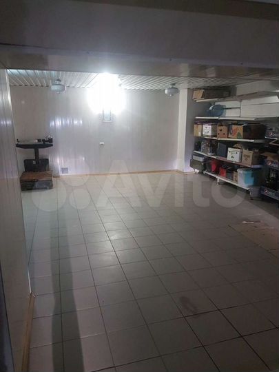 Гараж, > 30 м²