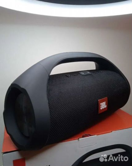 JBL BoomBox мощная переносная колонка