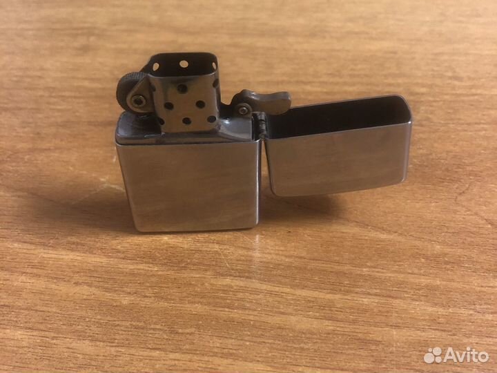 Зажигалка бензиновая zippo