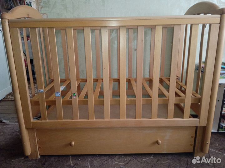 Детская кроватка