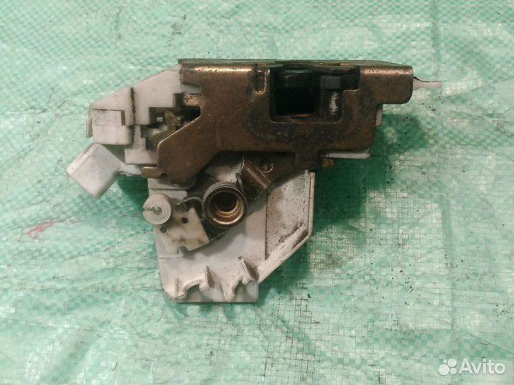 Замок двери задний левый Ford Mondeo 3