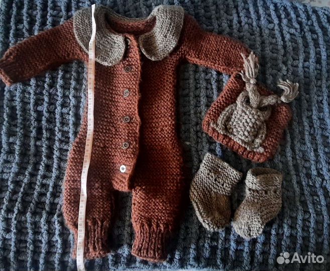 Вязанные комбинезоны для двойни 