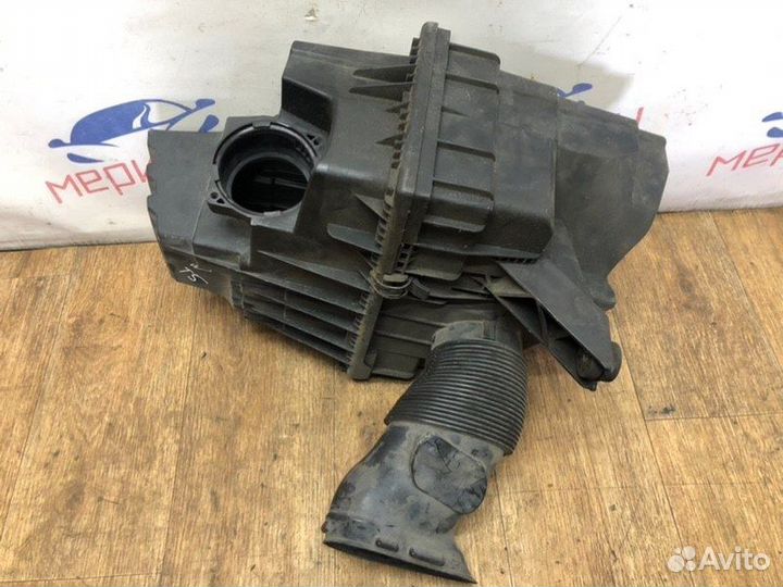 Корпус воздушного фильтра Volkswagen Transporter