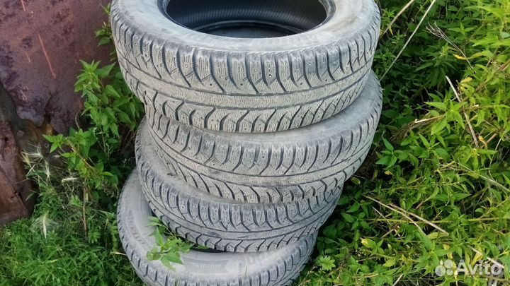 Bridgestone 738V 225/65 R17