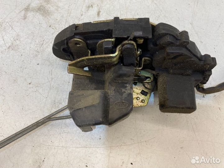 Замок боковой двери задний левый Kia Shuma лифтбек