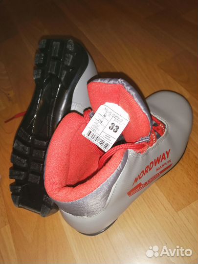 Лыжные ботинки 33