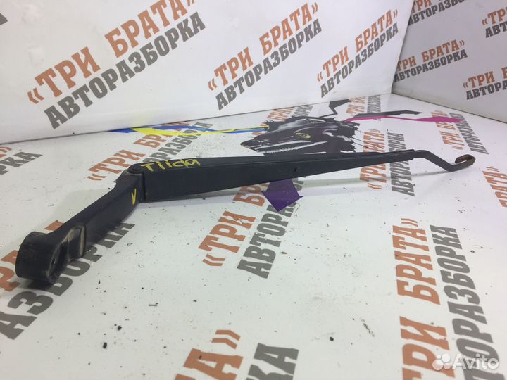 Ниссан Тиида Держатель дворника левый Лев