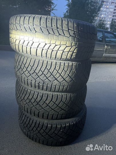 Nitto Therma Spike 255/55 R18