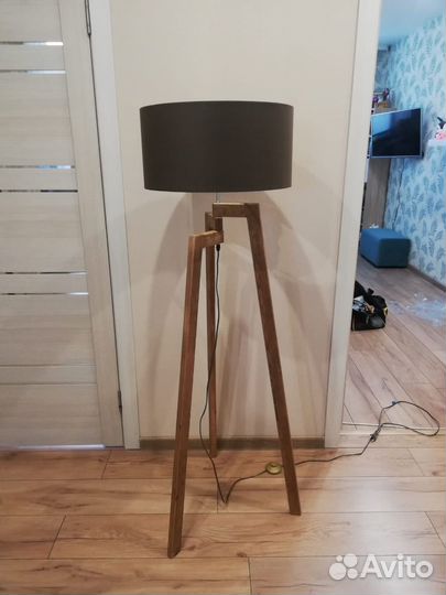 Напольный торшер
