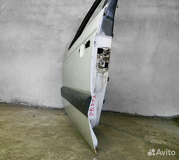 Дверь передняя левая VW Passat B3