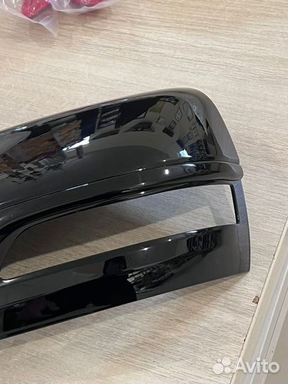 Крышки зеркал Toyota LC200