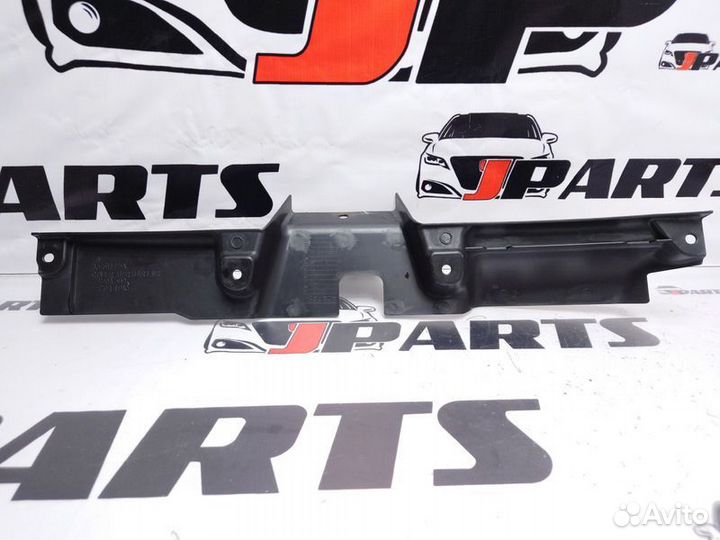 Кожух замка капота Mitsubishi Outlander