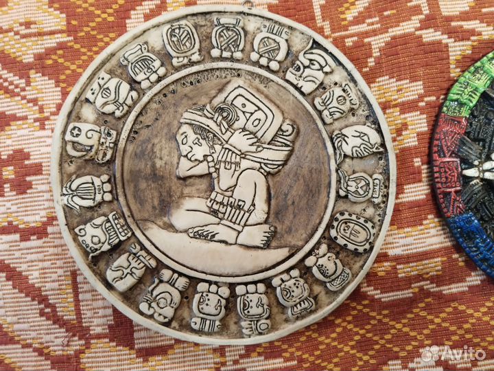 Тарелки настенные, календари племени майя