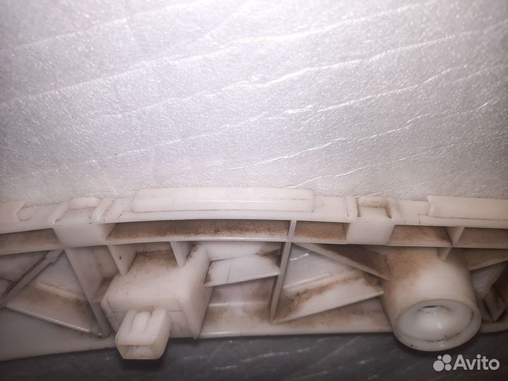 Левый кронштейн заднего бампера Mazda5 CR 2005-201