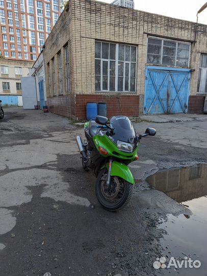 Kawasaki ZZR600-2 (ZX600E)