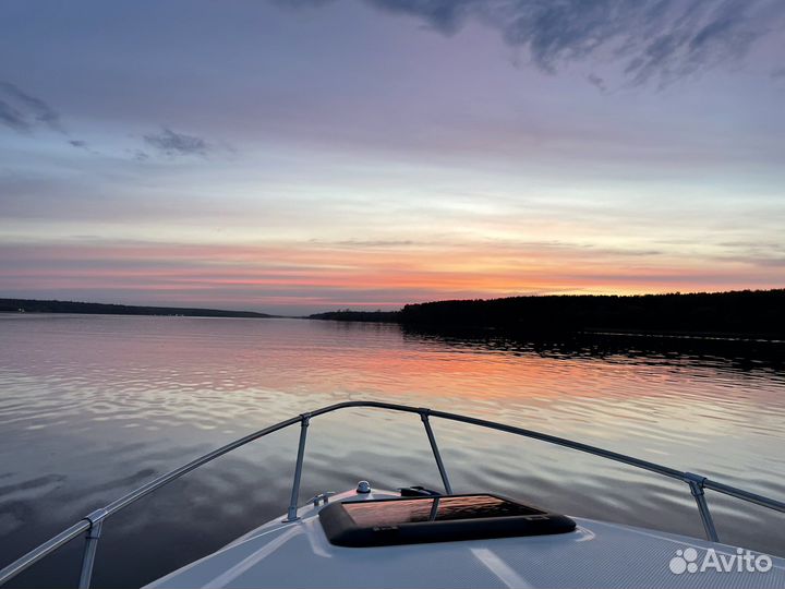 Аренда 10 местной яхты/катера. Прогулки на катере