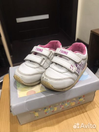 Кроссовки для девочки