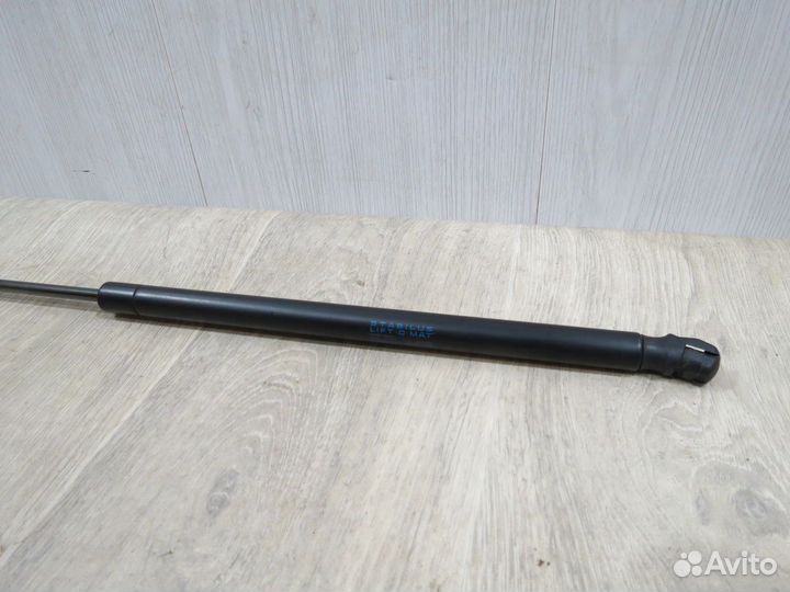 Амортизатор капота Porsche Cayenne 957