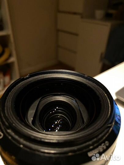 Canon EF 28mm f/1.8 USM