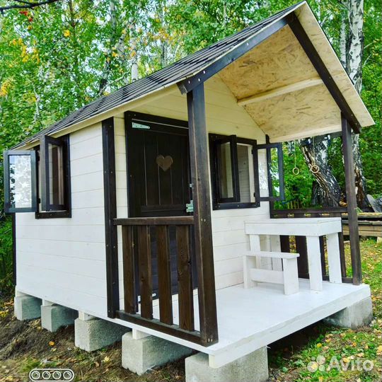 Детский игровой домик из дерева