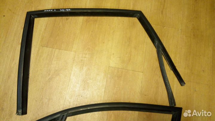 Уплотнители стекла дверей Рено сценик 2