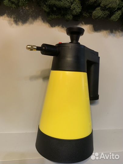 Ручной опрыскиватель Karcher