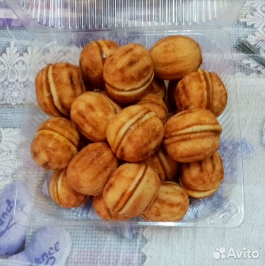 Орешки со сгущенкой (домашние) и торты