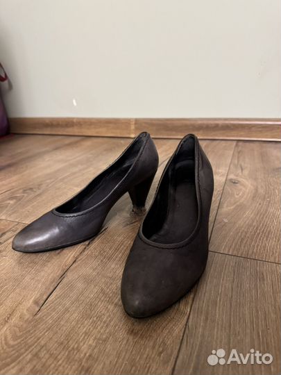 Туфли женские 39 размер на каблуке