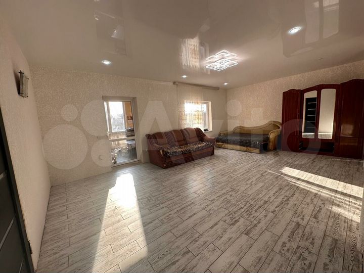 Дом 223 м² на участке 6 сот.