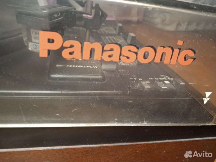 Виниловый проигрыватель