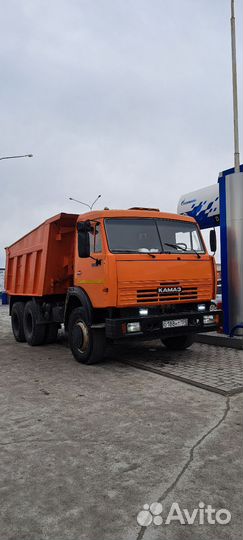 Водитель самосвала камаз