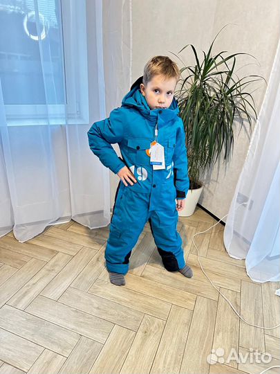 Зимний комбинезон для мальчика 140 новый