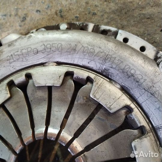 Сцепление Рено Сандеро 2 1.6 H4MD 2017 год