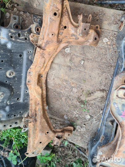 Балка подвески задняя Honda Cr-V 2 2002