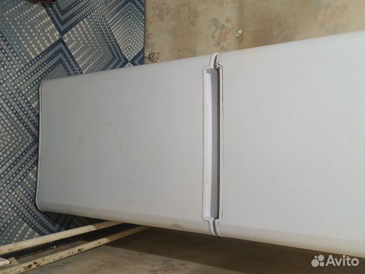 Холодильник indesit